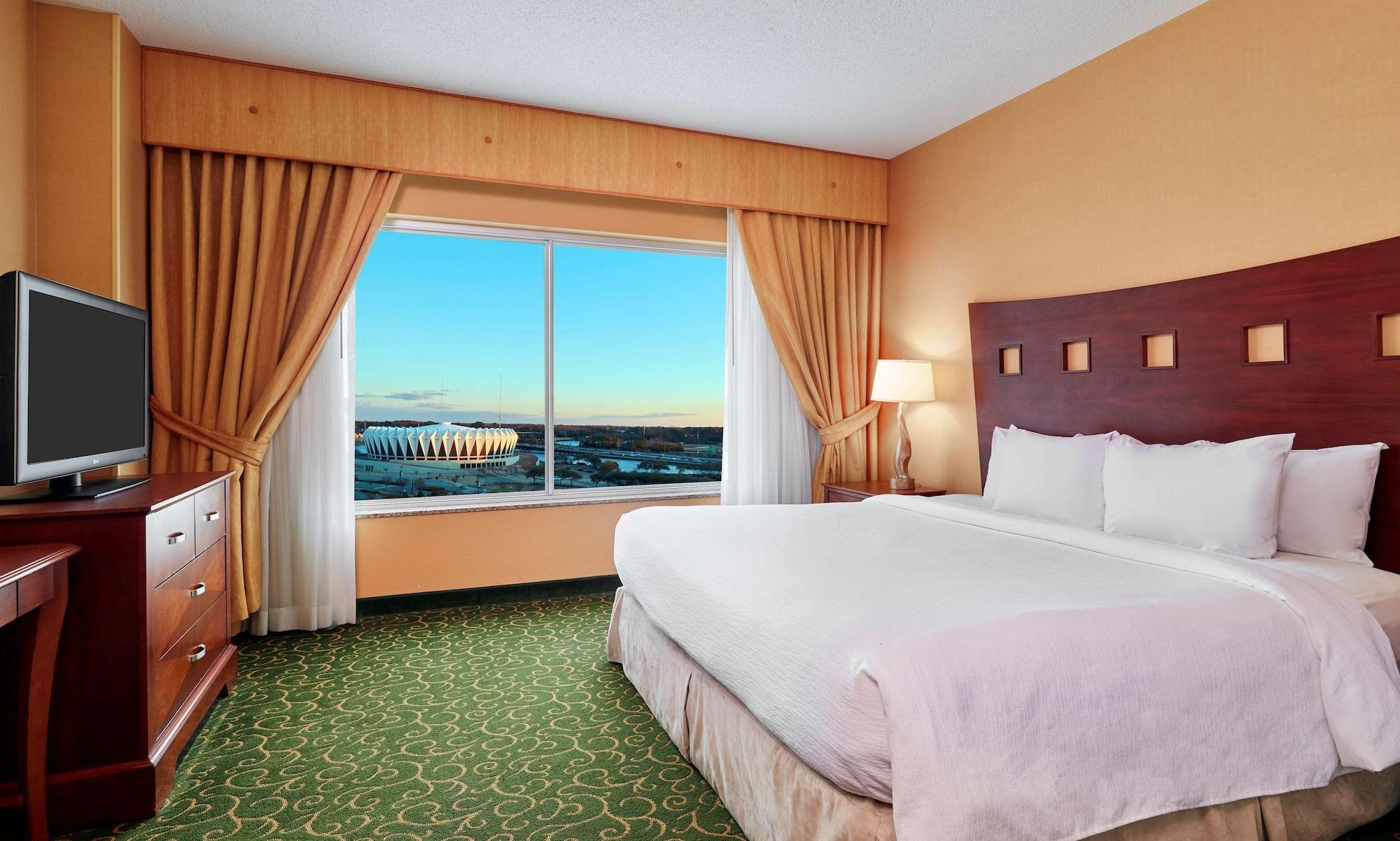 Embassy By Hilton Convention Center Hotel Hampton