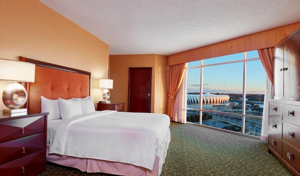 Embassy By Hilton Convention Center Hotel 4*