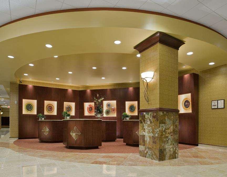 Hotel Embassy By Hilton Convention Center
