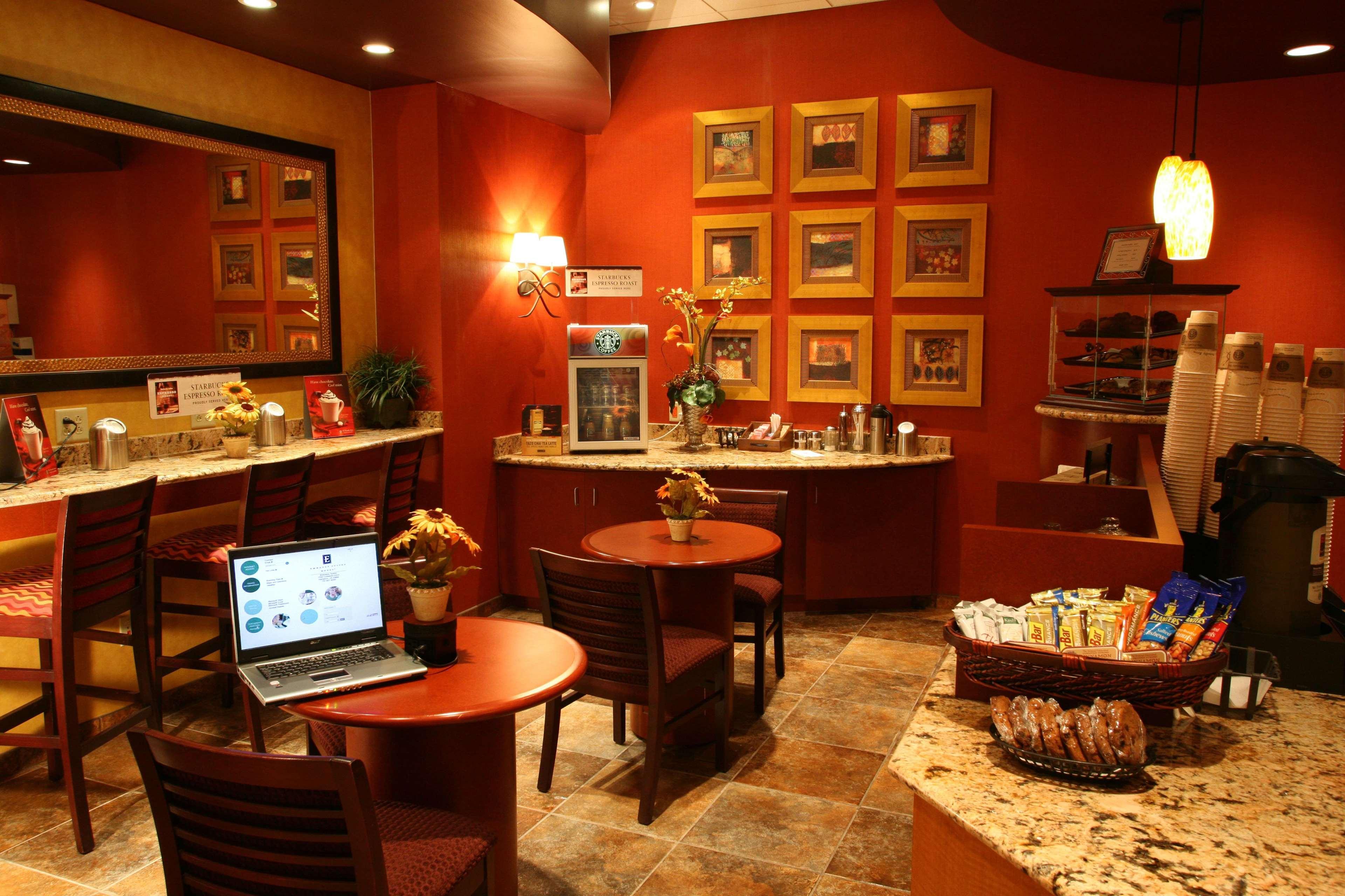 Embassy By Hilton Convention Center 4*