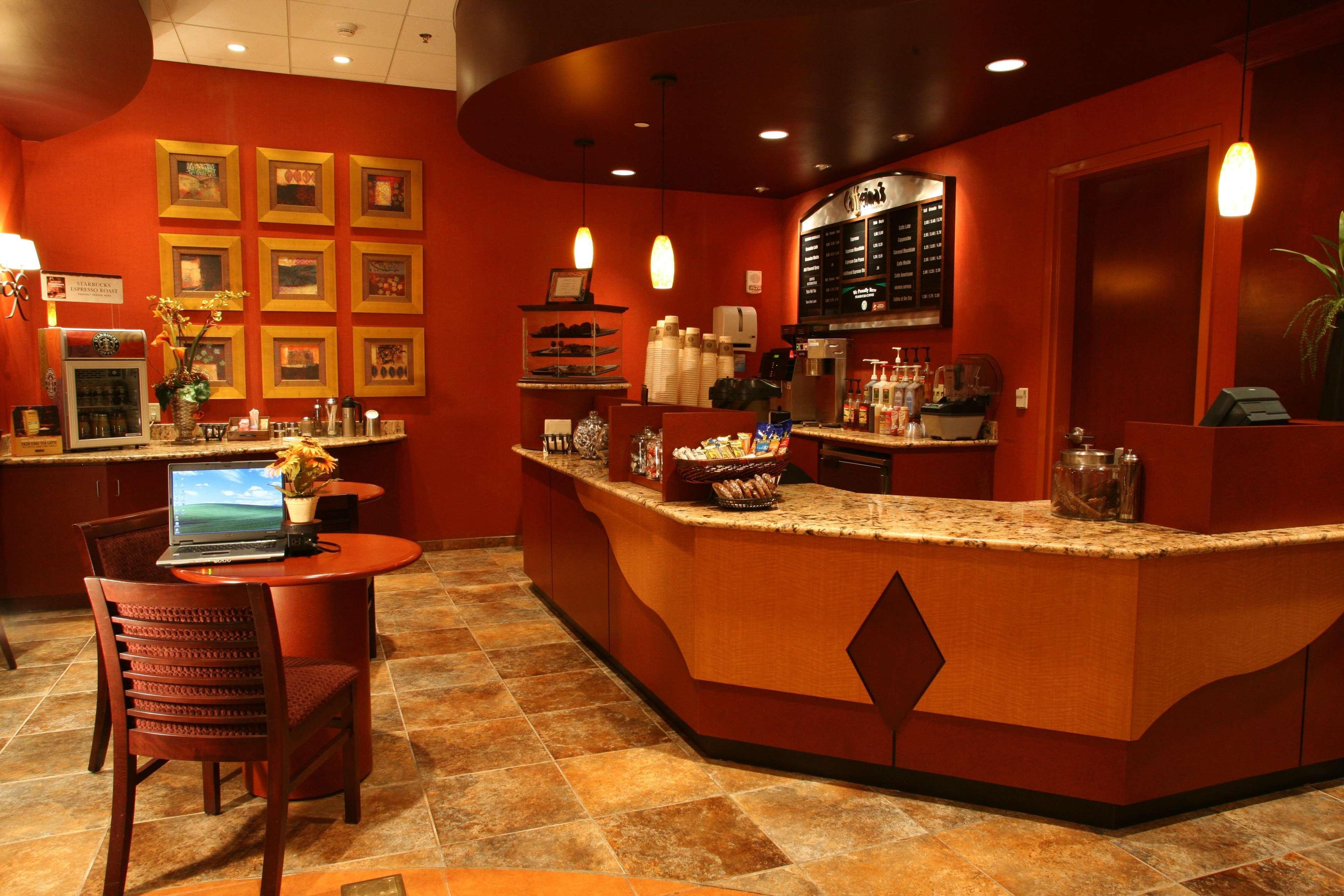 Embassy By Hilton Convention Center 4*