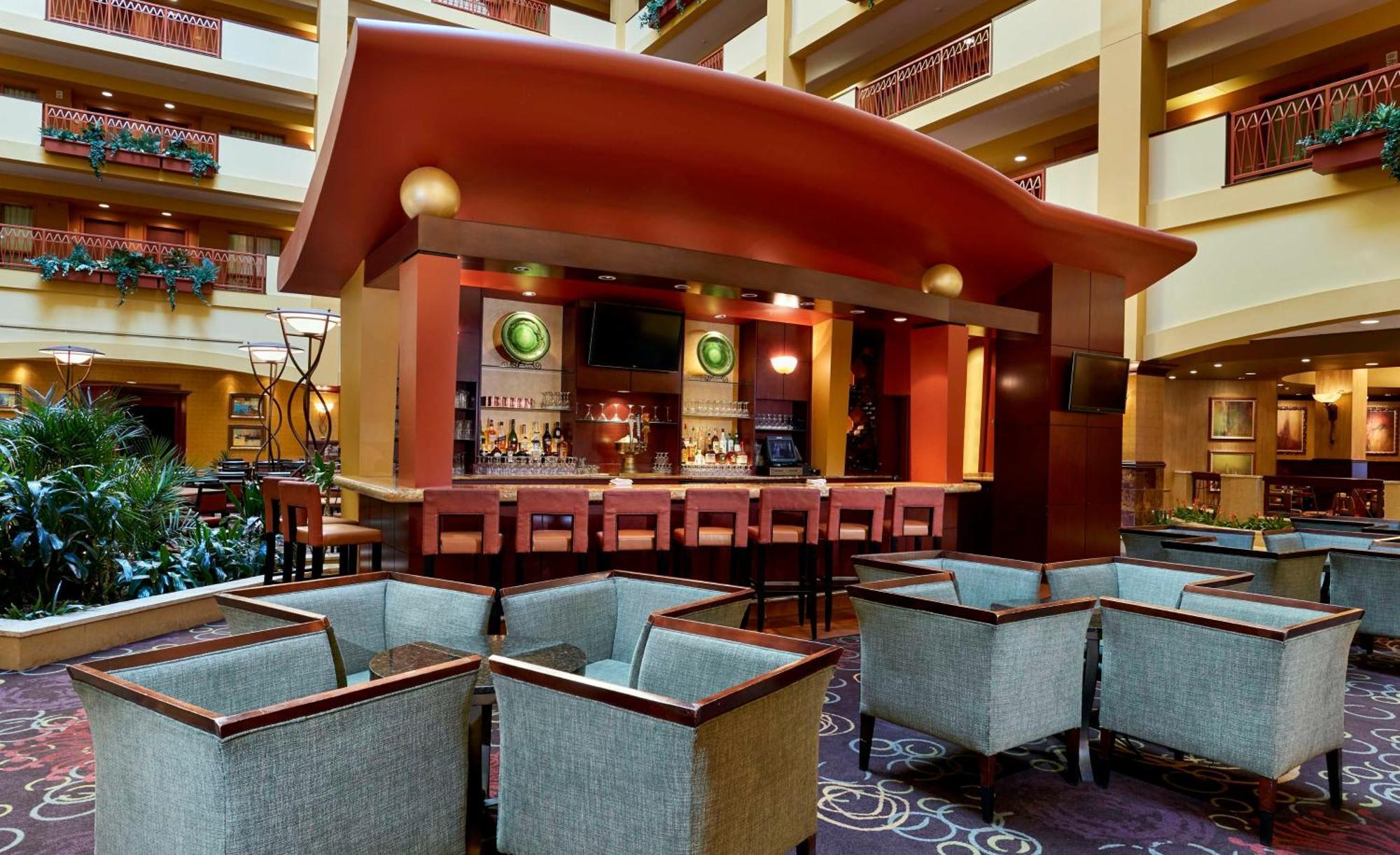Hotel Embassy By Hilton Convention Center