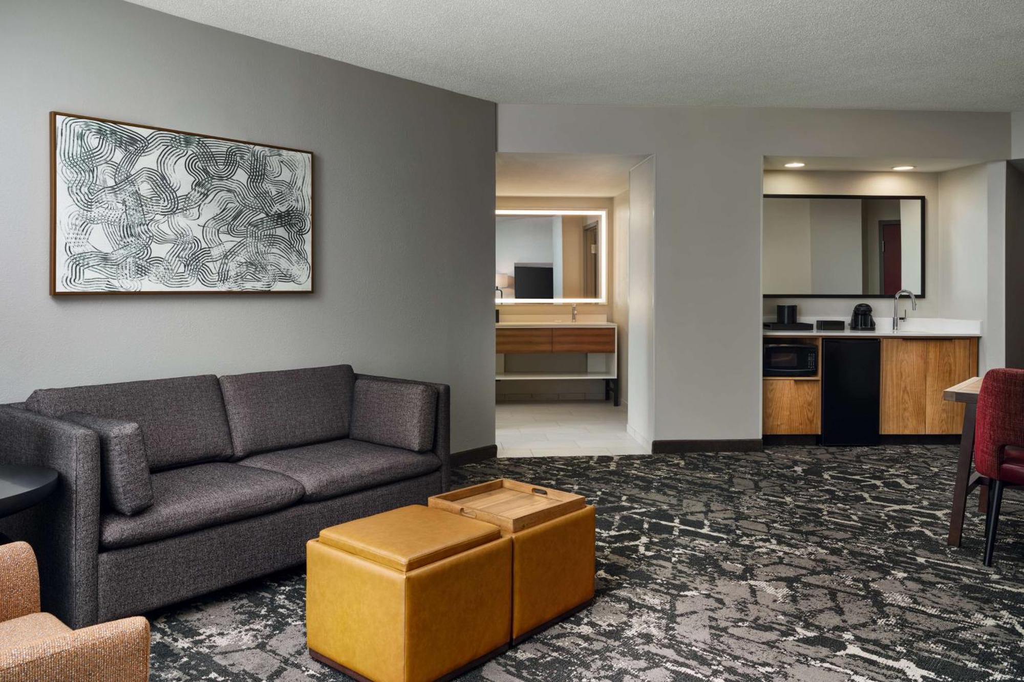 Embassy By Hilton Convention Center 4* Hampton