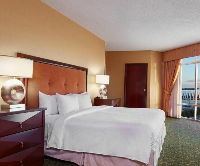 Hotel Embassy By Hilton Convention Center