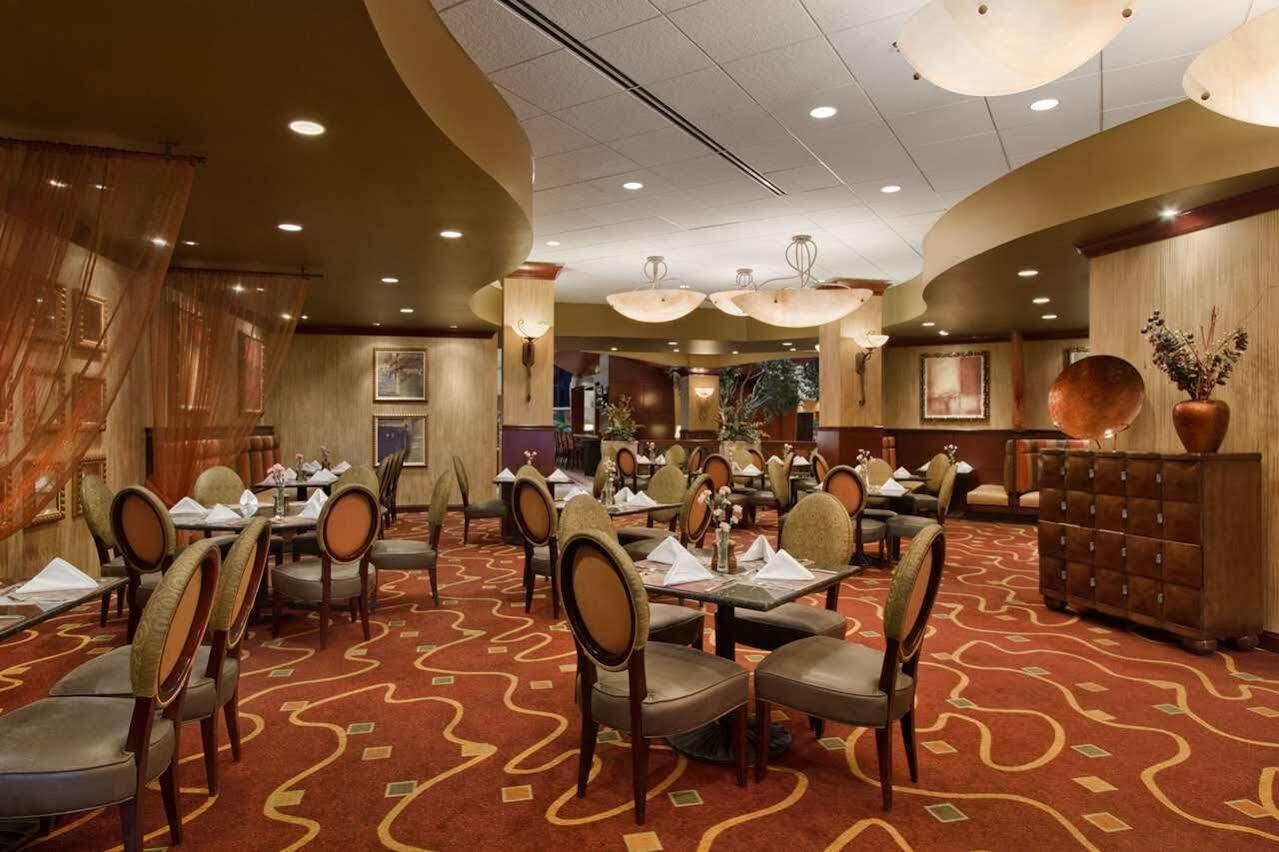 Embassy By Hilton Convention Center 4* Hampton